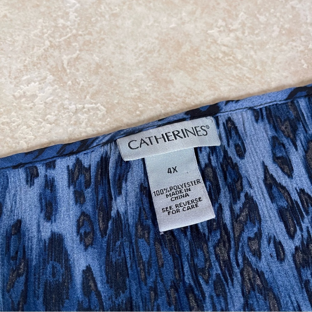 Catherines Womens Flare Sleeve Tunic Top Sz 4X Animal Print Blue Mob Wife Mature - Picture 3 of 7